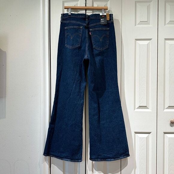 LIKE NEW Levi’s Premium Ribcage Bell Flare High Rise Bell Bottom Jeans Dark Wash - Picture 9 of 12